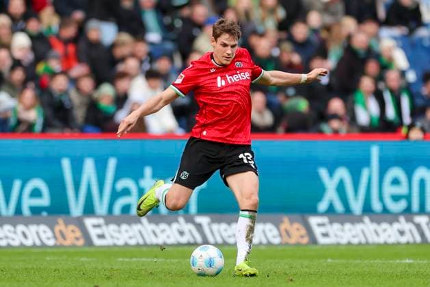 Max Christiansen Hannover 96 controls the ball, 2 Bundesliga, Hannover 96 vs SV Darmstadt 98, Heinz von Heiden Arena, November 23, 2024 in Hanover, Germany Photo by Marco Steinbrenner DeFodi Images Max Christiansen Hannover 96 controls the ball, 2 Bundesliga, Hannover 96 vs SV Darmstadt 98, Heinz von Heiden Arena, November 23, 2024 in Hanover, Germany Photo by Marco Steinbrenner DeFodi Images DFB DFL REGULATIONS PROHIBIT ANY USE OF PHOTOGRAPHS AS IMAGE SEQUENCES AND OR QUASI VIDEO Defodi 700 hannover darmstadt 20241123 046 Defodi-700 DFB DFL REGULATIONS PROHIBIT ANY USE OF PHOTOGRAPHS AS IMAGE SEQUENCES AND OR QUASI-VIDEO.