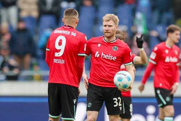 Nicolo Tresoldi Hannover 96 and Andreas Voglsammer Hannover 96 talk together, 2 Bundesliga, Hannover 96 vs SV Darmstadt 98, Heinz von Heiden Arena on November 23, 2024 in Hanover, Germany Photo by Marco Steinbrenner DeFodi Images Nicolo Tresoldi Hannover 96 and Andreas Voglsammer Hannover 96 talk together, 2 Bundesliga, Hannover 96 vs SV Darmstadt 98, Heinz von Heiden Arena, November 23, 2024 in Hanover, Germany Photo by Marco Steinbrenner DeFodi Images DFB DFL REGULATIONS PROHIBIT ANY USE OF PHOTOGRAPHS AS IMAGE SEQUENCES AND OR QUASI VIDEO Defodi 700 hannover darmstadt 20241123 056 Defodi-700 DFB DFL REGULATIONS PROHIBIT ANY USE OF PHOTOGRAPHS AS IMAGE SEQUENCES AND OR QUASI-VIDEO.