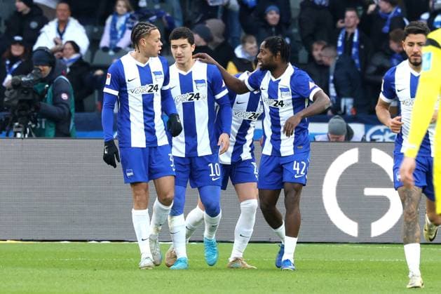 DEU, DFL, 2 FBL, Hertha BSC vs SSV Ulm, 23 11 2024, Berliner Olympiastadion, Berlin, DEU, DFL, 2 FBL, Hertha BSC vs SSV Ulm, im Bild 2 1 durch Derry Scherhant Hertha BSC Berlin 39 Ibrahim Maza Hertha BSC Berlin 10 , Deyovaisio Zeefuik Hertha BSC Berlin 42 DFL regulations prohibit any use of Photographs as image sequences and or quasi video Foto Juergen Engler nordphoto GmbH nordphotoxGmbHx xEngler nph00076