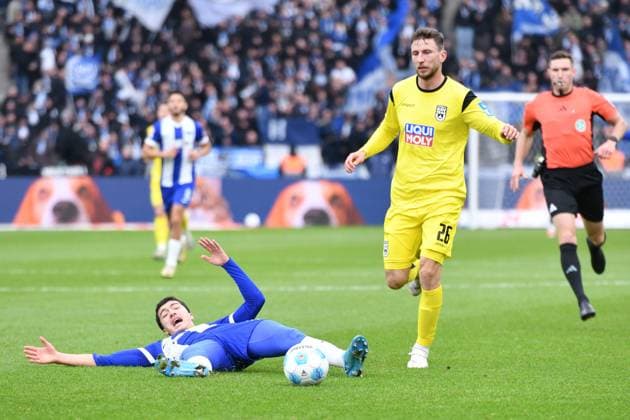 Ibrahim Maza Hertha BSC Berlin, 10 and Philipp Maier SSV Ulm 1846, 26 GER, Hertha BSC vs SSV Ulm 1846, Soccer, 2 Bundesliga, Season 2024 2025, Matchday 13, 23 11 2024 DFL REGULATES PROHIBIT ANY USE OF PHOTOGRAPHS AS IMAGE SEQUENCES AND OR QUASI VIDEO GER, Hertha BSC vs SSV Ulm 1846, Football, Bundesliga 2, Season 2024 2025, Matchday 13, 23 11 2024 Berlin Copyright: xEibner-Pressefoto RyanxSleimanx EP_RSN
