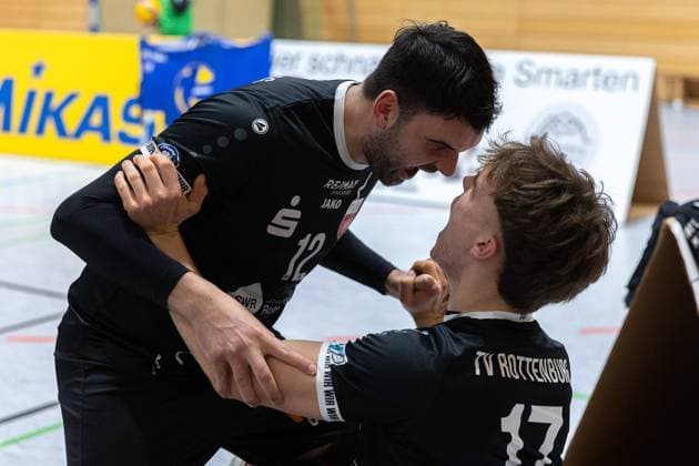 Yannick Menke TV Rottenburg, 12 , Aurel Sprenger TV Rottenburg, 17 , cheers, jubilation, positive emotions, positive emotion, SV Schwaig Volleyball TV Rottenburg, Volleyball, 2 Bundesliga Sued, 6 Matchday, 23 11 2024 SV Schwaig Volleyball TV Rottenburg, Volleyball, 2 Bundesliga Sued, 6 Matchday, 23 11 2024 Schwaig Copyright: xEibner-Pressefoto G.xSantemizx EP_GSZ