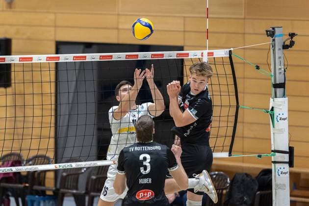 Perica Stanic SV Schwaig, 16 , Jan Huber TV Rottenburg, 03 , Aurel Sprenger TV Rottenburg, 17 , SV Schwaig Volleyball TV Rottenburg, Volleyball, 2 Bundesliga Sued, 6 Matchday, 23 11 2024 SV Schwaig Volleyball TV Rottenburg, Volleyball, 2 Bundesliga Sued, 6 Matchday, 23 11 2024 Schwaig Copyright: xEibner-Pressefoto G.xSantemizx EP_GSZ