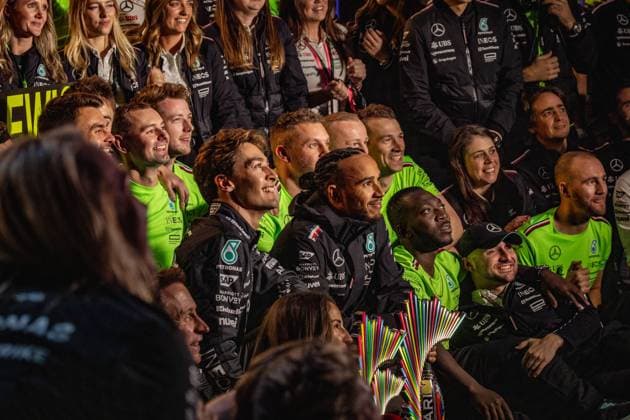 Team photo of Mercedes, after the double victory of George Russell UK, Mercedes AMG Petronas F1 Team 63 and Lewis Hamilton UK, Mercedes AMG Petronas F1 Team 44 USA, Formula 1 World Championship, Grand Prix of Las Vegas, Las Vegas Strip Circuit, 23 11 2024 USA, Formula 1 World Championship, Grand Prix of Las Vegas, Las Vegas Strip Circuit, 23 11 2024 Las Vegas Copyright: xEibner-Pressefoto ThomasxFuesslerx EP_TFR