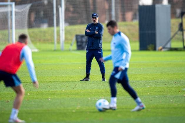 Football, Men, Season 2024 25, 2 Bundesliga, Hertha BSC, Training, f l Gustav Christensen Hertha BSC , Coach Cristian Fiel Hertha BSC , Diego Demme Hertha BSC , 25 11 2024, Copyright: xSebastianxRäppold MatthiasxKochx
