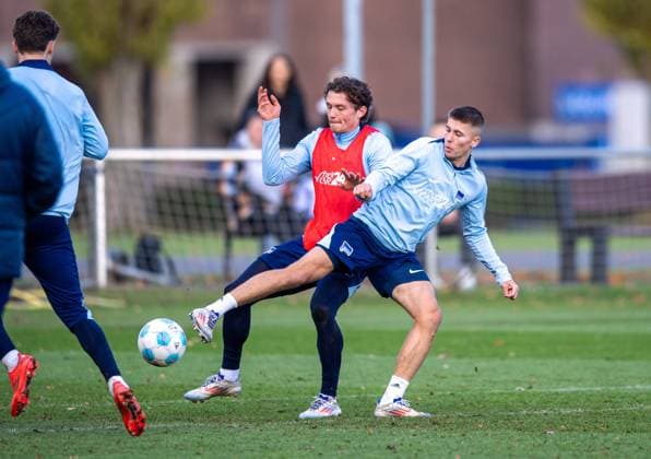 Football, Men, Season 2024 25, 2 Bundesliga, Hertha BSC, Training, f l Linus Gechter Hertha BSC , Fabian Reese Hertha BSC , Gustav Christensen Hertha BSC , 25 11 2024, Copyright: xSebastianxRäppold MatthiasxKochx