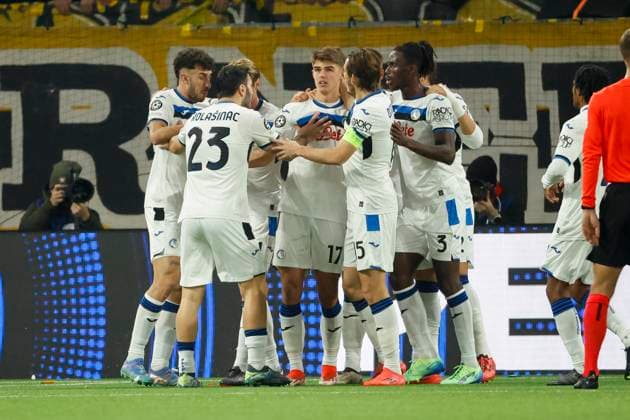Goal celebration Atalanta Bergamo at 1 2 by Charles De Ketelaere Atalanta Bergamo, 17 , Soccer, UEFA Champions League, Matchday 5, 2024 2025, Young Boys Bern vs Atalanta Bergamo, 26 11 2024, Stadion Wankdorf, Bern, Switzerland Bern Stadion Wankdorf Canton Bern Switzerland Copyright: xGrantxHubbsx