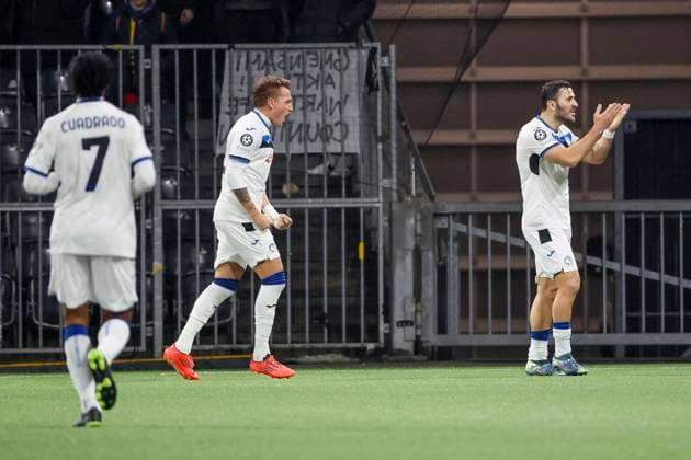 Goal celebration Atalanta Bergamo at 1 3 by Sead Kolasinac Atalanta Bergamo, 23 , Soccer, UEFA Champions League, Matchday 5, 2024 2025, Young Boys Bern vs Atalanta Bergamo, 26 11 2024, Stadion Wankdorf, Bern, Switzerland Bern Stadion Wankdorf Canton Bern Switzerland Copyright: xGrantxHubbsx