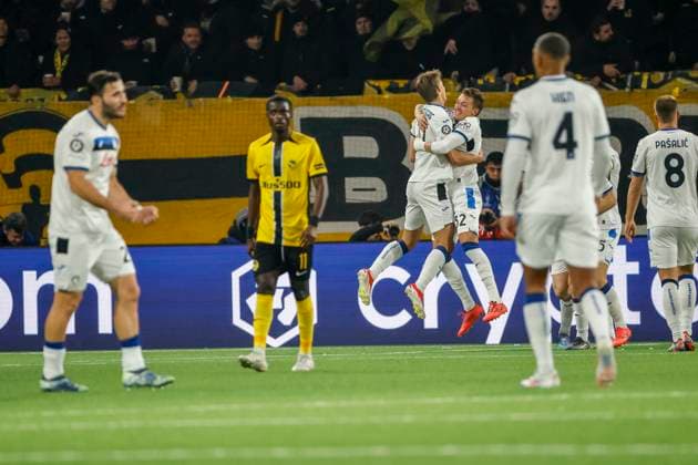 Goal celebration Atalanta Bergamo at 1 4 by Mateo Retegui Atalanta Bergamo, 32 , Soccer, UEFA Champions League, Matchday 5, 2024 2025, Young Boys Bern vs Atalanta Bergamo, 26 11 2024, Stadion Wankdorf, Bern, Switzerland Bern Stadion Wankdorf Canton Bern Switzerland Copyright: xGrantxHubbsx