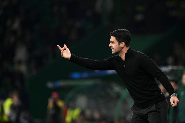 Arsenal head coach Mikel Arteta gives instructions from the technical area Sporting Lisbon v Arsenal, UEFA Champions League, Group Stage, Football, Estadio Jose Alvalade, Lisbon, Portugal - 26 Nov 2024 EDITORIAL USE ONLY No use with unauthorised audio, video, data, fixture lists, club league logos or live services. Online in-match use limited to 120 images, no video emulation. No use in betting, games or single club league player publications. Copyright: xZedxJameson Shutterstockx 14940177fd