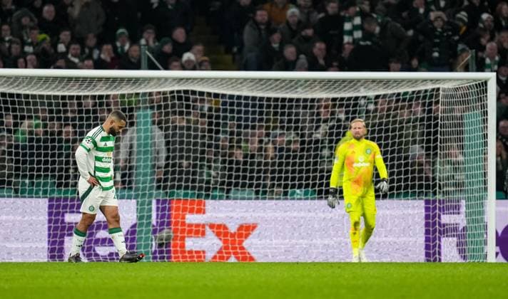 Cameron Carter-Vickers of Celtic looks dejected after scoring an own goal past Celtic goalkeeper Kasper Schmeichel to give Club Brugge a 0-1 lead. Celtic v Club Brugge, UEFA Champions League, Group Stage, Football, Celtic Park, Glasgow, Scotland, UK - 27 Nov 2024 EDITORIAL USE ONLY No use with unauthorised audio, video, data, fixture lists, club league logos or live services. Online in-match use limited to 120 images, no video emulation. No use in betting, games or single club league player publications. Copyright: xStuartxWallace Shutterstockx 14945035bb