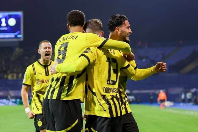 Ramy Bensebaini Borussia Dortmund celebrates his goal with teammates, UEFA Champions League 2024 25 League Phase MD5, GNK Dinamo v Borussia Dortmund, Stadion Maksimir, November 27, 2024 in Zagreb, Croatia Photo by Marco Steinbrenner DeFodi Images Ramy Bensebaini Borussia Dortmund celebrates his goal with teammates, UEFA Champions League 2024 25 League Phase MD5, GNK Dinamo v Borussia Dortmund, Stadion Maksimir, November 27, 2024 in Zagreb, Croatia Photo by Marco Steinbrenner DeFodi Images Defodi 700 zagreb bvb 20241127 069 Defodi-700