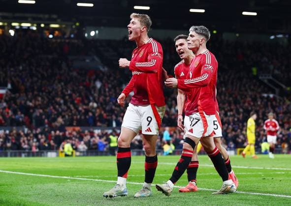 Rasmus Hojlund of Manchester United, ManU celebrates scoring a goal to make it 2-2 Manchester United v Bodo Glimt, UEFA Europa League, Group Stage, Football, Old Trafford, Manchester, UK - 28 Nov 2024 EDITORIAL USE ONLY No use with unauthorised audio, video, data, fixture lists, club league logos or live services. Online in-match use limited to 120 images, no video emulation. No use in betting, games or single club league player publications. Copyright: xMattxWest Shutterstockx 14945052u