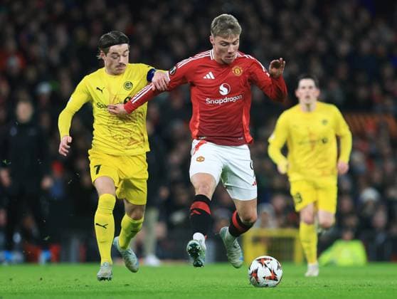 Rasmus Hojlund of Manchester United, ManU Patrick Berg of Bodo Glimt Manchester United v Bodo Glimt, UEFA Europa League, Group Stage, Football, Old Trafford, Manchester, UK - 28 Nov 2024 EDITORIAL USE ONLY No use with unauthorised audio, video, data, fixture lists, club league logos or live services. Online in-match use limited to 120 images, no video emulation. No use in betting, games or single club league player publications. Copyright: xMattxWest Shutterstockx 14945052aa