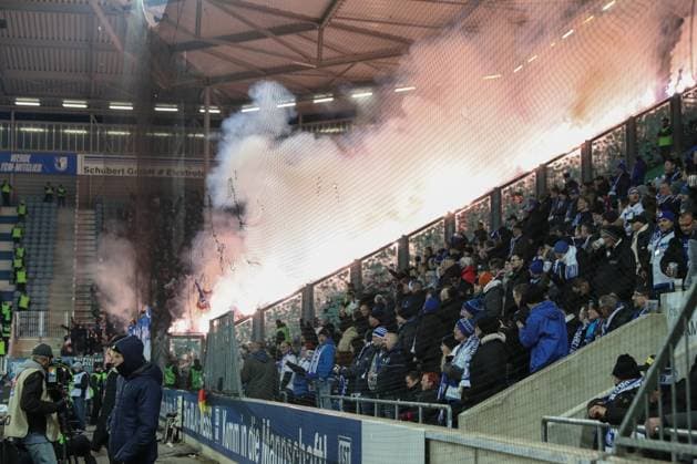 29 11 2024, xgox, Football 2 Bundesliga, 1 FC Magdeburg Hertha BSC Berlin emspor, v l symbol photo, symbol image, symbol fans, spectators, audience, tribute pyro, pyrotechnics, Bengalo, smoke, fireworks DFL DFB REGULATIONS PROHIBIT ANY USE OF PHOTOGRAPHS as IMAGE SEQUENCES and or QUASI VIDEO Magdeburg