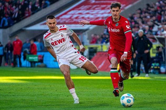 Phil Neumann Hannover 96, 05 and Tim Lemperle 1 FC Koeln, 19 1 FC Koeln vs Hannover 96, Football, 2 Bundesliga, Matchday 14, Season 2024 2025, 30 11 2024 1 FC Koeln vs Hannover 96, Football, 2 Bundesliga, Matchday 14, Season 2024 2025, 30 11 2024 Koeln Copyright: xEibner-Pressefoto JustinxDerondex EP_JDU