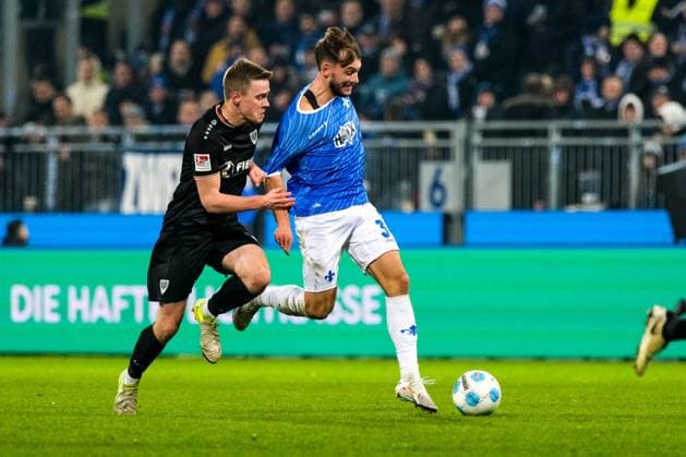 Jano ter Horst Preußen Muenster, 27 in duel with Killian Corredor SV Darmstadt 98, 34 GER, SV Darmstadt 98 vs Preußen Muenster, Football, 2 Bundesliga, Matchday 14, Season 2024 2025, 30 11 2024 DFL REGULATIONS PROHIBIT ANY USE OF PHOTOGRAPHS as IMAGE SEQUENCES and or QUASI VIDEO GER, SV Darmstadt 98 vs Preußen Muenster, Football, 2 Bundesliga, Matchday 14, Season 2024 2025, 30 11 2024 Darmstadt Copyright: xEibner-Pressefoto FlorianxWieganx EP_FWD