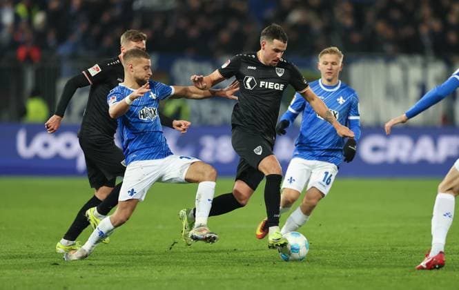 30 11 2024, xdcx, Football 2 Bundesliga, SV Darmstadt 98 SC Preußen Münster, emonline, emspor, despor, v l , Joel Grodowski SC Preußen Münster , Fabian Nürnberger SV Darmstadt 98 , Yassine Bouchama SC Preußen Münster , Andreas Müller SV Darmstadt 98 DFL DFB REGULATIONS PROHIBIT ANY USE OF PHOTOGRAPHS AS IMAGE SEQUENCES AND OR QUASI VIDEO Copyright: HMBxMedia Claus