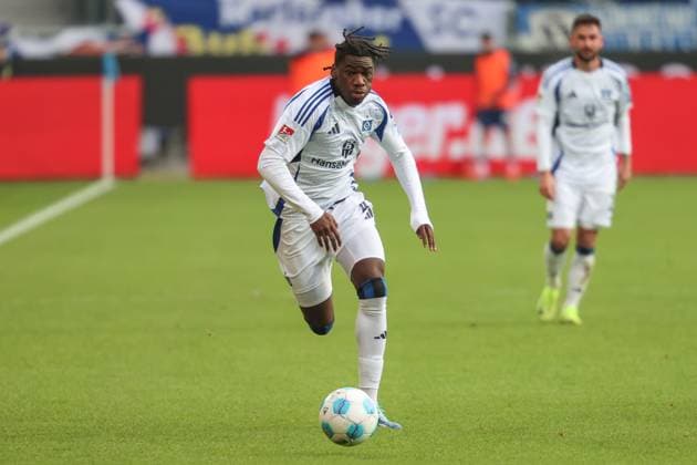 Fabio Balde Hamburger SV, 45 in full sprint , Karlsruher SC vs Hamburger SV, Football, 2 Bundesliga, Matchday 14, 2024 2025, 01 12 2024, DFL REGULATES PROHIBIT ANY USE OF PHOTOGRAPHS AS IMAGE SEQUENCES AND OR QUASI VIDEO, Karlsruher SC vs Hamburger SV, Football, 2 Bundesliga, Matchday 14, 2024 2025, 01 12 2024 Karlsruhe Copyright: xEibner-Pressefoto JanxPrihodax EP_JPA