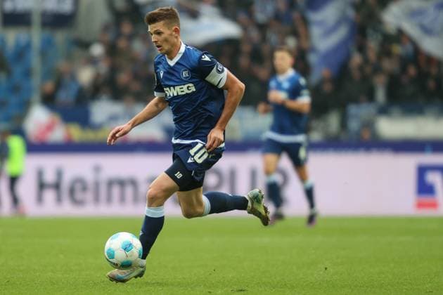 Marvin Wanitzek Karlsruher SC, 10 , Karlsruher SC vs Hamburger SV, Football, 2 Bundesliga, Matchday 14, 2024 2025, 01 12 2024, DFL REGULATES PROHIBIT ANY USE OF PHOTOGRAPHS AS IMAGE SEQUENCES AND OR QUASI VIDEO, Karlsruher SC vs Hamburger SV, Football, 2 Bundesliga, Matchday 14, 2024 2025, 01 12 2024 Karlsruhe Copyright: xEibner-Pressefoto JanxPrihodax EP_JPA