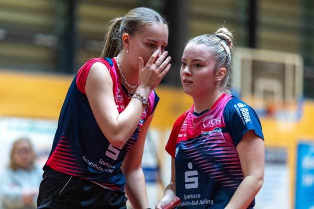 Annett Kaufmann, SV DJK Kolbermoor with Hana Arapovic, SV DJK Kolbermoor , SV DJK Kolbermoor vs TTC Berlin eastside , Table Tennis, 1 Bundesliga Women, 7 Matchweek, 2024 2025, 06 12 2024, SV DJK Kolbermoor vs TTC Berlin eastside , Table Tennis, 1 Bundesliga Women, 7 Matchweek, 2024 2025, 06 12 2024, Kolbermoor Copyright: xEibner-Pressefoto MateuszxJopx EP_MJP