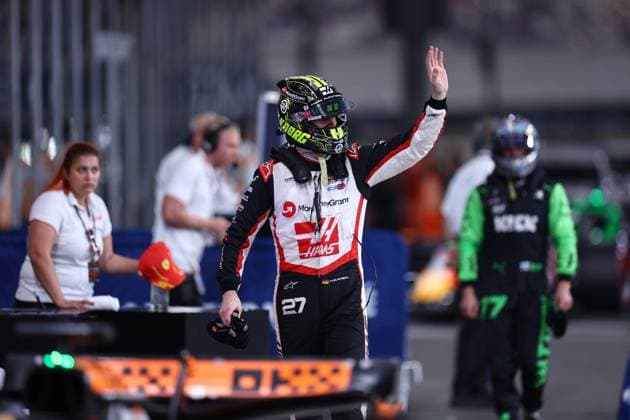 Nico Hulkenberg of Germany and Haas F1 gestures, gestures, Qualifying, F1 Grand Prix of Abu Dhabi, Yas Marina Circuit on December 07, 2024 in Abu Dhabi, United Arab Emirates Photo by Diogo Cardoso DeFodi Images Nico Hulkenberg of Germany and Haas F1 gesture in Parc Ferme, Qualifying, F1 Grand Prix of Abu Dhabi, Yas Marina Circuit on December 7, 2024 in Abu Dhabi, United Arab Emirates Photo by Diogo Cardoso DeFodi Images Defodi 645 f1abu20241207 127 Defodi-645