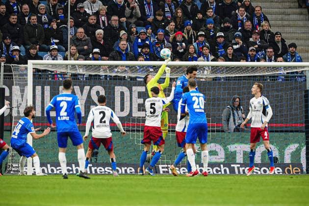 Daniel Heuer Fernandes Hamburger SV, 01 fists ball away GER, Hamburger SV vs SV Darmstadt 98, Football, 2 Bundesliga, Matchday 15, Season 2024 2025, 08 12 2024 DFL REGULATIONS PROHIBIT ANY USE OF PHOTOGRAPHS AS IMAGE SEQUENCES AND OR QUASI VIDEO GER, Hamburger SV vs SV Darmstadt 98, Football, 2 Bundesliga, Matchday 15, Season 2024 2025, 08 12 2024 Hamburg Copyright: xEibner-Pressefoto MarcelxvonxFehrnx EP_MFN