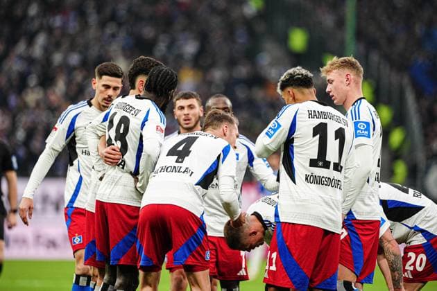 Sebastian Schonlau Hamburger SV, 04 with announcement to teammates after goal for 1 0 Ransford Yeboah Koenigsdoerffer Hamburger SV, 11 GER, Hamburger SV vs SV Darmstadt 98, Soccer, 2 Bundesliga, Matchday 15, Season 2024 2025, 08 12 2024 DFL REGULATES PROHIBIT ANY USE OF PHOTOGRAPHS AS IMAGE SEQUENCES AND OR QUASI VIDEO GER, Hamburger SV vs SV Darmstadt 98, Football, 2 Bundesliga, Matchday 15, Season 2024 2025, 08 12 2024 Hamburg Copyright: xEibner-Pressefoto MarcelxvonxFehrnx EP_MFN