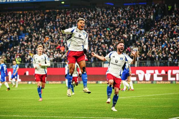 Goal celebration Hamburger SV after scoring 1 0 Ransford Yeboah Koenigsdoerffer Hamburger SV, 11 GER, Hamburger SV vs SV Darmstadt 98, Football, 2 Bundesliga, Matchday 15, Season 2024 2025, 08 12 2024 DFL REGULATIONS PROHIBIT ANY USE OF PHOTOGRAPHS AS IMAGE SEQUENCES AND OR QUASI VIDEO GER, Hamburger SV vs SV Darmstadt 98, Football, 2 Bundesliga, Matchday 15, Season 2024 2025, 08 12 2024 Hamburg Copyright: xEibner-Pressefoto MarcelxvonxFehrnx EP_MFN