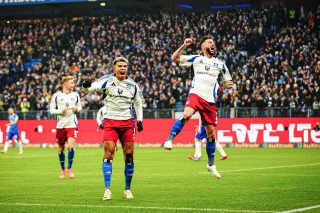 Goal celebration Hamburger SV after scoring 1 0 Ransford Yeboah Koenigsdoerffer Hamburger SV, 11 GER, Hamburger SV vs SV Darmstadt 98, Football, 2 Bundesliga, Matchday 15, Season 2024 2025, 08 12 2024 DFL REGULATIONS PROHIBIT ANY USE OF PHOTOGRAPHS AS IMAGE SEQUENCES AND OR QUASI VIDEO GER, Hamburger SV vs SV Darmstadt 98, Football, 2 Bundesliga, Matchday 15, Season 2024 2025, 08 12 2024 Hamburg Copyright: xEibner-Pressefoto MarcelxvonxFehrnx EP_MFN