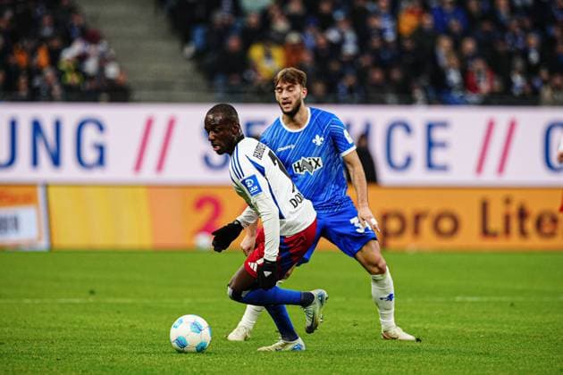 Jean Luc Dompe Hamburger SV, 07 , Killan Corredor SV Darmstadt 98, 34 GER, Hamburger SV vs SV Darmstadt 98, Football, 2 Bundesliga, Matchday 15, Season 2024 2025, 08 12 2024 DFL REGULATIONS PROHIBIT ANY USE OF PHOTOGRAPHS AS IMAGE SEQUENCES AND OR QUASI VIDEO GER, Hamburger SV vs SV Darmstadt 98, Football, 2 Bundesliga, Matchday 15, Season 2024 2025, 08 12 2024 Hamburg Copyright: xEibner-Pressefoto MarcelxvonxFehrnx EP_MFN