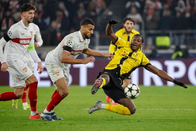 Josha Vagnoman VfB Stuttgart, 04 and Joel Monteiro BSC Young Boys, 77 in duel , Football, UEFA Champions League, Matchday 6, 2024 2025, VfB Stuttgart vs Young Boys Bern, 11 12 2024, Arena Stuttgart, Stuttgart, Germany Stuttgart Arena Stuttgart Baden Württemberg Germany Copyright: xGrantxHubbsx