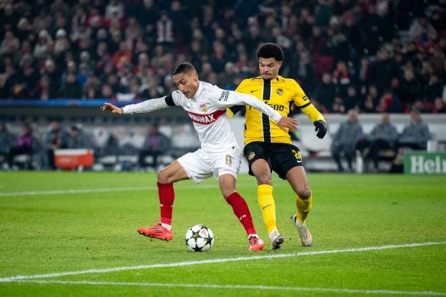 Enzo Millot VfB Stuttgart, 08 in duel with Zachary Athekame YB Bern, 24 , GER, VfB Stuttgart vs BSC Young Boys Bern, Football, Men, UEFA Champions League, Matchday 6, Season 2024 2025, 11 12 2024 GER, VfB Stuttgart vs BSC Young Boys Bern, Football, Men, UEFA Champions League, Matchday 6, Season 2024 2025, 11 12 2024 Stuttgart Copyright: xEibner-Pressefoto Memmlerx EP_MMR