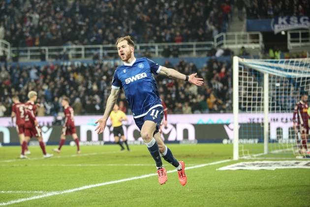 The 3 2 by Budu Zivzivadze Karlsruher SC, 11 , Karlsruher SC vs Jahn Regensburg Football, 2 Bundesliga, Matchday 16, 2024 2025, 13 12 2024, DFL REGULATES PROHIBIT ANY USE OF PHOTOGRAPHS AS IMAGE SEQUENCES AND OR QUASI VIDEO, Karlsruher SC vs Jahn Regensburg Football, 2 Bundesliga, Matchday 16, 2024 2025, 13 12 2024 Karlsruhe Copyright: xEibner-Pressefoto JanxPrihodax EP_JPA