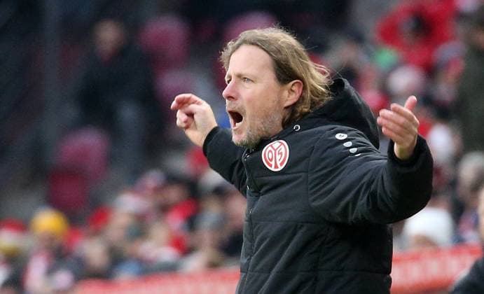 Bo Henriksen Coach Mainz 05 14 12 2024, Football, 1 Bundesliga, 1 FSV Mainz 05 FC Bayern München, 14 Matchday, Season 2024 25, MEWA Arena, Mainz, Germany, zmdz, DFB DFL regulations prohibit any use of photographs as image sequences and or quasi video 1 FSV Mainz 05 FC Bayern München