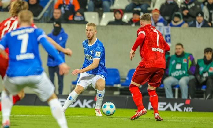 GER, Darmstadt, SV Darmstadt 98 vs 1 FC Kaiserlautern, 2 Bundesliga, Football, DFB, Season 2024 2025, Merck Stadion am Böllenfalltor, Matchday 16, pictured f r Marlon Ritter 1 FC Kaiserslautern 7 Kai Klefisch SV Darmstadt 98 17 DFB DFL REGULATIONS PROHIBIT ANY USE OF PHOTOGRAPHS AS IMAGE SEQUENCES AND OR QUASI VIDEO, 14 12 2024, Copyright: HMBxMedia HendrikxHamelau