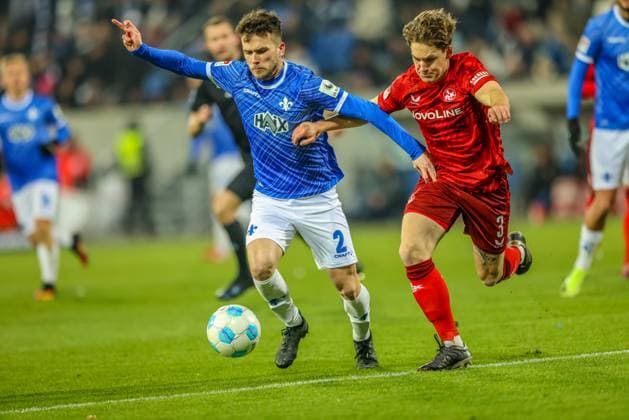 GER, Darmstadt, SV Darmstadt 98 vs 1 FC Kaiserlautern, 2 Bundesliga, Football, DFB, Season 2024 2025, Merck Stadion am Böllenfalltor, Matchday 16, pictured from l Sergio Lopez SV Darmstadt 98 2 , Erik Wekesser 1 FC Kaiserslautern 3 DFB DFL REGULATIONS PROHIBIT ANY USE OF PHOTOGRAPHS AS IMAGE SEQUENCES AND OR QUASI VIDEO, 14 12 2024, Copyright: HMBxMedia HendrikxHamelau