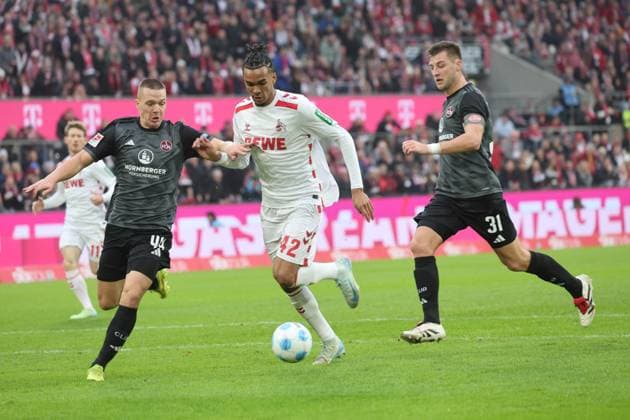Damion Downs shortly before the foul Koeln 42 , Penalty kick, GER, 1 FC Koeln vs 1 FC Nuernberg , 2 Soccer Bundesliga, Matchday 16, Season 2024 2025, 15 12 2024, DFL REGULATIONS PROHIBIT ANY USE OF PHOTOGRAPHS AS IMAGE SEQUENCES AND OR QUASI VIDEO, GER, 1 FC Koeln vs 1 FC Nuernberg , 2 Soccer Bundesliga, Matchday 16, Season 2024 2025, 15 12 2024 Koeln Copyright: xEibner-Pressefoto JoergxNiebergax EP_JNL