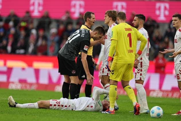 GER, 2 FBL, 1 FC Koeln vs 1 FC Nuernberg 15 12 2024, Rheinenergie Stadion, Koeln, GER, 2 FBL, 1 FC Koeln vs 1 FC Nuernberg, in the picture Dominique Heintz FC Koeln 3 , injury injured pain, nordphotoxGmbHx xMeuter nph00351