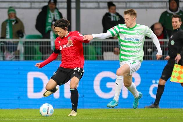 Sei Muroya Hannover 96 and Luca Itter SpVgg Greuther Fuerth battle for the ball, 2 Bundesliga, SpVgg Greuther Fürth vs Hannover 96, Sportpark Ronhof Thomas Sommer, December 15, 2024 in Fürth, Germany Photo by Marco Steinbrenner DeFodi Images Sei Muroya Hannover 96 and Luca Itter SpVgg Greuther Fuerth battle for the ball, 2 Bundesliga, SpVgg Greuther Fuerth vs Hannover 96, Sportpark Ronhof Thomas Sommer, December 15, 2024 in Fuerth, Germany Photo by Marco Steinbrenner DeFodi Images DFB DFL REGULATIONS PROHIBIT ANY USE OF PHOTOGRAPHS AS IMAGE SEQUENCES AND OR QUASI VIDEO Defodi 700 fuerth hannover 20241215 038 Defodi-700 DFB DFL REGULATIONS PROHIBIT ANY USE OF PHOTOGRAPHS AS IMAGE SEQUENCES AND OR QUASI-VIDEO.