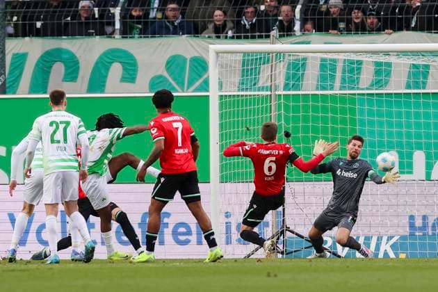 Noel Futkeu SpVgg Greuther Fuerth scores with this shot past goalkeeper Ron Robert Zieler Hannover 96 to make it 1 0, 2 Bundesliga, SpVgg Greuther Fürth vs Hannover 96, Sportpark Ronhof Thomas Sommer, December 15, 2024 in Fürth, Germany Photo by Marco Steinbrenner DeFodi Images Noel Futkeu SpVgg Greuther Fuerth scores with this shot past goalkeeper Ron Robert Zieler Hannover 96 to make it 1 0, 2 Bundesliga, SpVgg Greuther Fürth vs Hannover 96, Sportpark Ronhof Thomas Sommer, December 15, 2024 in Fürth, Germany Photo by Marco Steinbrenner DeFodi Images DFB DFL REGULATIONS PROHIBIT ANY USE OF PHOTOGRAPHS AS IMAGE SEQUENCES AND OR QUASI VIDEO Defodi 700 fuerth hannover 20241215 055 Defodi-700 DFB DFL REGULATIONS PROHIBIT ANY USE OF PHOTOGRAPHS AS IMAGE SEQUENCES AND OR QUASI-VIDEO.