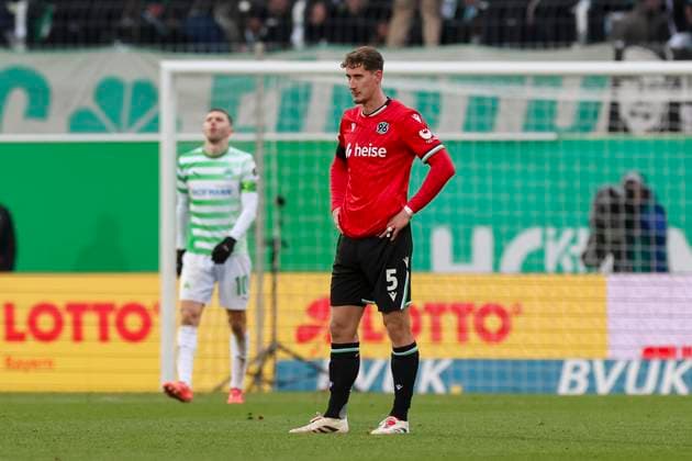 Phil Neumann Hannover 96 looks dejected, 2 Bundesliga, SpVgg Greuther Fürth vs Hannover 96, Sportpark Ronhof Thomas Sommer, December 15, 2024 in Fürth, Germany Photo by Marco Steinbrenner DeFodi Images Phil Neumann Hannover 96 looks dejected, 2 Bundesliga, SpVgg Greuther Fürth vs Hannover 96, Sportpark Ronhof Thomas Sommer, December 15, 2024 in Fürth, Germany Photo by Marco Steinbrenner DeFodi Images DFB DFL REGULATIONS PROHIBIT ANY USE OF PHOTOGRAPHS AS IMAGE SEQUENCES AND OR QUASI VIDEO Defodi 700 fuerth hannover 20241215 060 Defodi-700 DFB DFL REGULATIONS PROHIBIT ANY USE OF PHOTOGRAPHS AS IMAGE SEQUENCES AND OR QUASI-VIDEO.