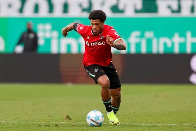 Jessic Ngankam Hannover 96 controls the ball, 2 Bundesliga, SpVgg Greuther Fürth vs Hannover 96, Sportpark Ronhof Thomas Sommer, December 15, 2024 in Fürth, Germany Photo by Marco Steinbrenner DeFodi Images Jessic Ngankam Hannover 96 controls the ball, 2 Bundesliga, SpVgg Greuther Fürth vs Hannover 96, Sportpark Ronhof Thomas Sommer, December 15, 2024 in Fürth, Germany Photo by Marco Steinbrenner DeFodi Images DFB DFL REGULATIONS PROHIBIT ANY USE OF PHOTOGRAPHS AS IMAGE SEQUENCES AND OR QUASI VIDEO Defodi 700 fuerth hannover 20241215 153 Defodi-700 DFB DFL REGULATIONS PROHIBIT ANY USE OF PHOTOGRAPHS AS IMAGE SEQUENCES AND OR QUASI-VIDEO.