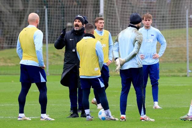 DEU, DFL, 2 FBL Hertha BSC, Training, 17 12 2024, Sportforum, Berlin, DEU, DFL, 2 FBL Hertha BSC, Training, im Bild Cheftrainer Cristian Fiel Hertha BSC Berlin DFL regulations prohibit any use of Photographs as image sequences and or quasi video Foto Juergen Engler nordphoto GmbH nordphotoxGmbHx xEngler nph00076