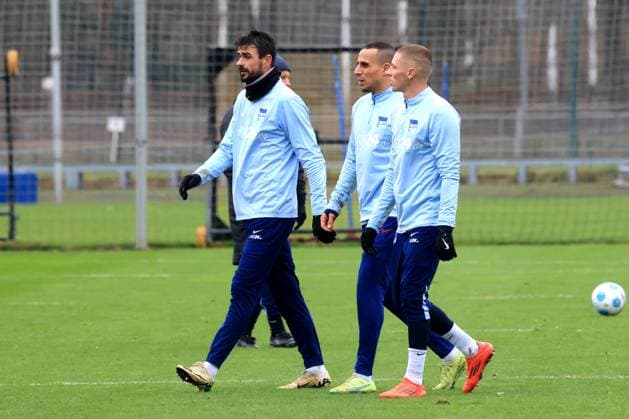 DEU, DFL, 2 FBL Hertha BSC, Training, 17 12 2024, Sportforum, Berlin, DEU, DFL, 2 FBL Hertha BSC, Training, in the picture Smail Prevljak Hertha BSC Berlin 9 , Karim Ben Hatira, Palko Dardai Hertha BSC Berlin 20 DFL regulations prohibit any use of Photographs as image sequences and or quasi video Foto Juergen Engler nordphoto GmbH nordphotoxGmbHx xEngler nph00076
