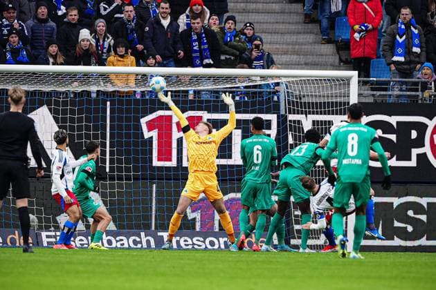 Goal to 1 0 by header Dennis Hadzikadunic Hamburger SV, 05 GER, Hamburger SV vs SpVgg Greuther Fuerth, Football, 2 Bundesliga, Matchday 17, Season 2024 2025, 21 12 2024 DFL REGULATIONS PROHIBIT ANY USE OF PHOTOGRAPHS AS IMAGE SEQUENCES AND OR QUASI VIDEO GER, Hamburger SV vs SpVgg Greuther Fuerth, Football, 2 Bundesliga, Matchday 17, Season 2024 2025, 21 12 2024 Hamburg Copyright: xEibner-Pressefoto MarcelxvonxFehrnx EP_MFN