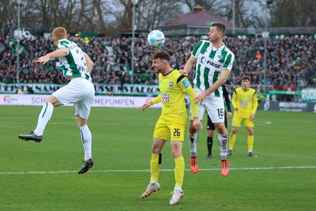 Header Aaron Keller SSV Ulm 1846, 16 GER, Preussen Muenster vs SSV Ulm 1846, Football, 2 Liga, Matchday 17, Season 2024 2025, 21 12 2024 DFL REGULATES PROHIBIT ANY USE OF PHOTOGRAPHS AS IMAGE SEQUENCES AND OR QUASI VIDEO GER, Preussen Muenster vs SSV Ulm 1846, Football, 2 Liga, Matchday 17, Season 2024 2025, 21 12 2024 Muenster Copyright: xEibner-Pressefoto FrankxZeisingx EP_FZG