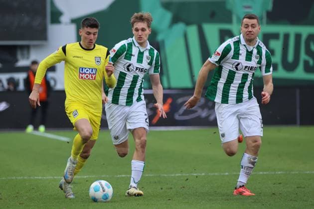 Semir Telalovic SSV Ulm 1846, 29 on the ball GER, Preussen Muenster vs SSV Ulm 1846, Football, 2 Liga, Matchday 17, Season 2024 2025, 21 12 2024 DFL REGULATIONS PROHIBIT ANY USE OF PHOTOGRAPHS AS IMAGE SEQUENCES AND OR QUASI VIDEO GER, Preussen Muenster vs SSV Ulm 1846, Football, 2 Liga, Matchday 17, Season 2024 2025, 21 12 2024 Muenster Copyright: xEibner-Pressefoto FrankxZeisingx EP_FZG