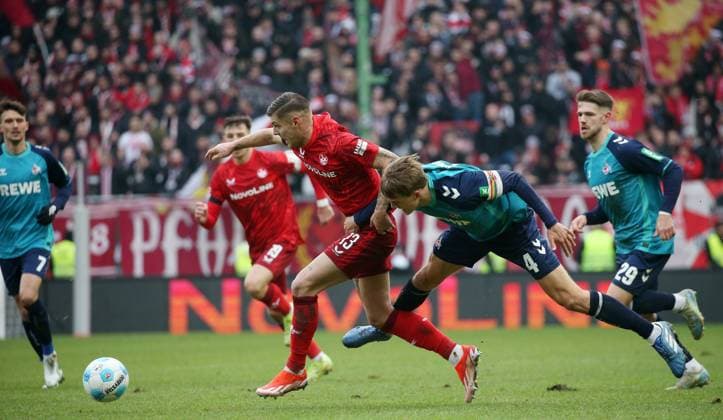 Erik Wekesser 13, FC Kaiserslautern , Timo Hübers 4, FC Köln 22 12 2024, Football, 2 Bundesliga, 1 FC Kaiserslautern 1 FC Köln, 17 Matchday, Season 2024 25, Fritz Walter Stadion, Kaiserslautern, Germany, zmdz, DFB DFL regulations prohibit any use of photographs as image sequences and or quasi video 1 FC Kaiserslautern 1 FC Köln