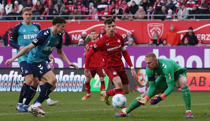 Marvin Schwäbe 1, Goalkeeper, FC Köln secures the ball 22 12 2024, Football, 2 Bundesliga, 1 FC Kaiserslautern 1 FC Köln, 17 Matchday, Season 2024 25, Fritz Walter Stadion, Kaiserslautern, Germany, zmdz, DFB DFL regulations prohibit any use of photographs as image sequences and or quasi video 1 FC Kaiserslautern 1 FC Köln