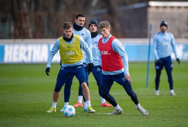 Football, Men, Season 2024 25, 2 Bundesliga, Hertha BSC, Training, f l Florian Niederlechner Hertha BSC , Smail Prevljak Hertha BSC , Luca Schuler Hertha BSC , 02 01 2025, Copyright: xSebastianxRäppold MatthiasxKochx